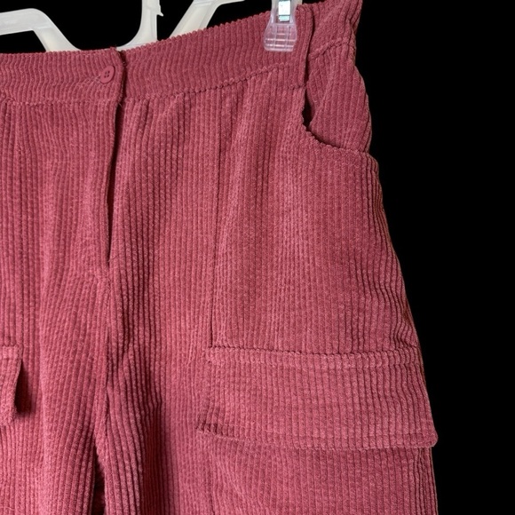 Hunter & Brown Dusty Coral Corduroy Wide Leg Cargo Style Pants Sz. M - Picture 13 of 14